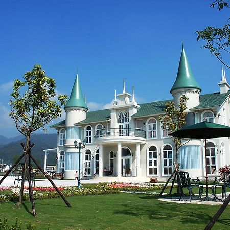Апартаменты Sigma Castle Yilan Экстерьер фото