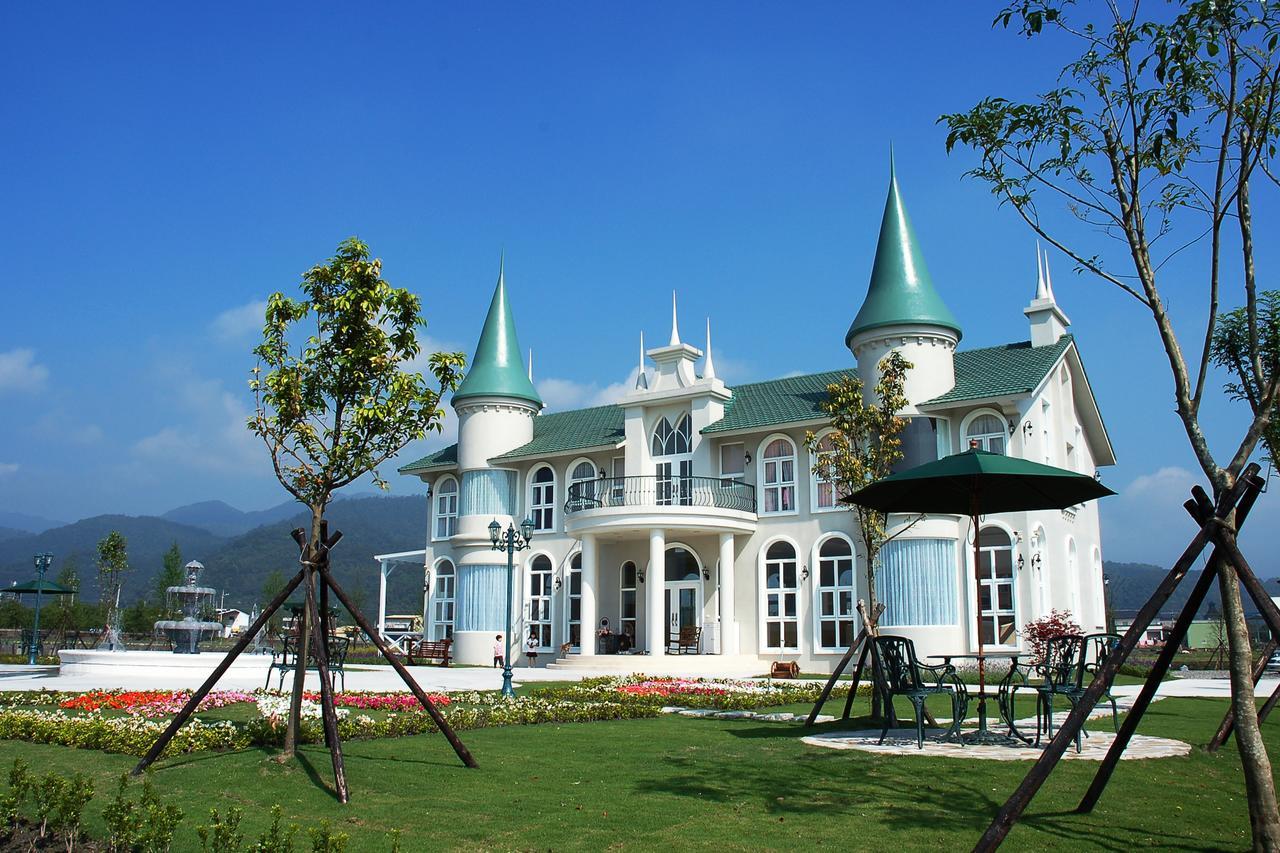 Апартаменты Sigma Castle Yilan Экстерьер фото